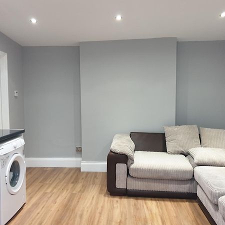 Lovely 1 Bedroom Flat High Barnet 3 Mins Away Esterno foto