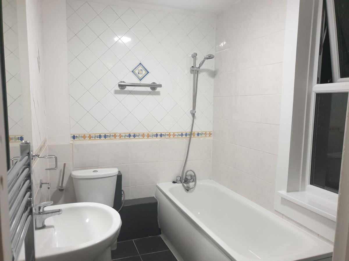 Lovely 1 Bedroom Flat High Barnet 3 Mins Away Esterno foto