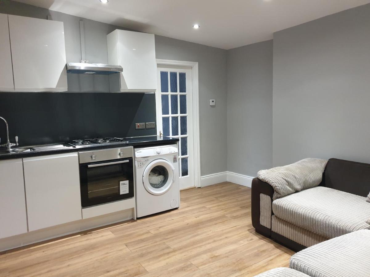 Lovely 1 Bedroom Flat High Barnet 3 Mins Away Esterno foto